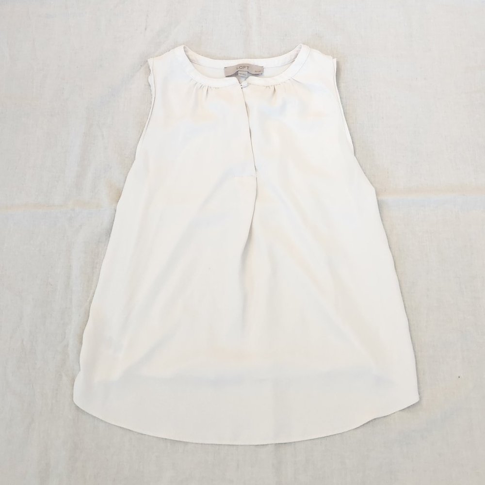 LOFT Sleeveless Cream-Colored Top - XXS Petite